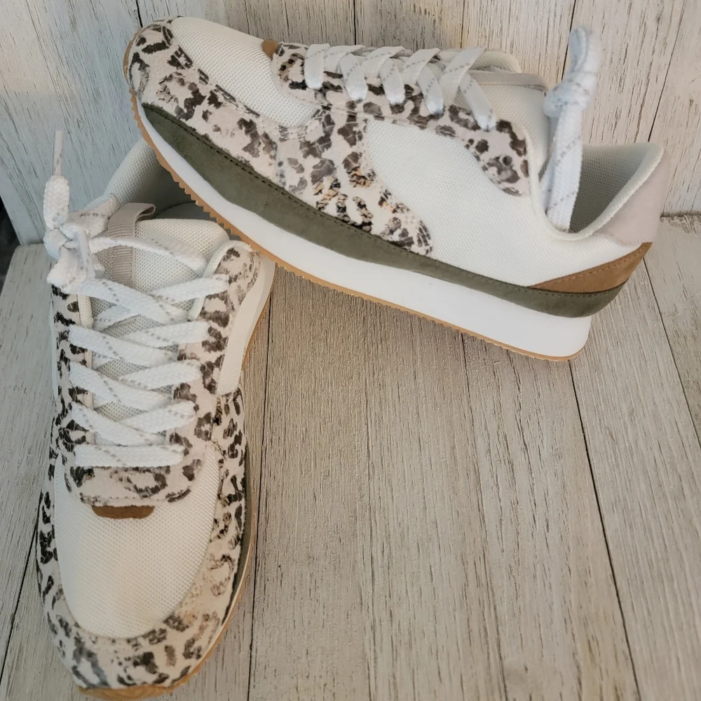 50% OFF SALE-GYPSY JAZZ/ VERY G- RUNNER CREAM LEOPARD SNEAKERS - Picture 3 of 6